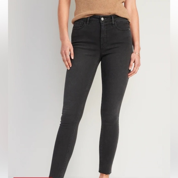 Old Navy Denim - NWOT - Old Navy High-Waisted Rockstar Super-Skinny High Rise Black Jeans
